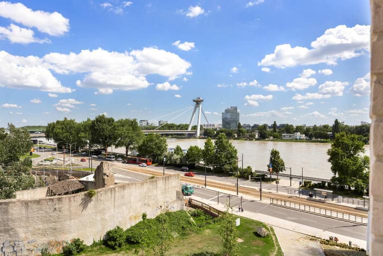 Castle and Danube View Apartment - B&B Bratislava