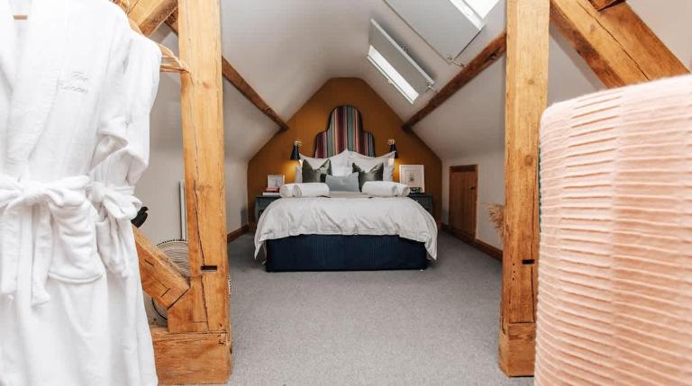 The Little House Luxury Cotswolds Stunning Views - B&B Elkstone