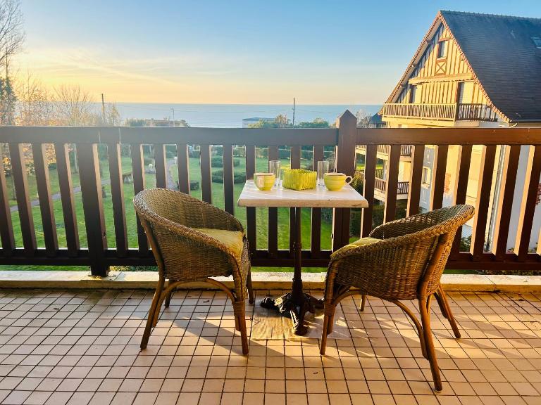 Chez Maryse 2 pièces vue mer parking privé - Chambres d'hôtes Trouville-sur-Mer