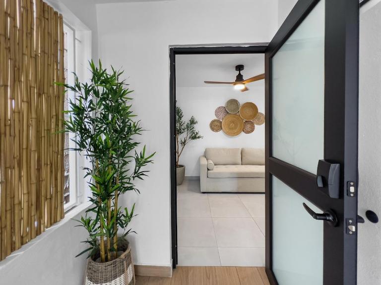 Casa Monseñor Apt 2 Boho Style Apt With Balcony - B&B San Juan