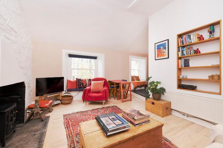 Chic 1-Bedroom Apartment in Edinburgh New Town - B&B Edinburgh