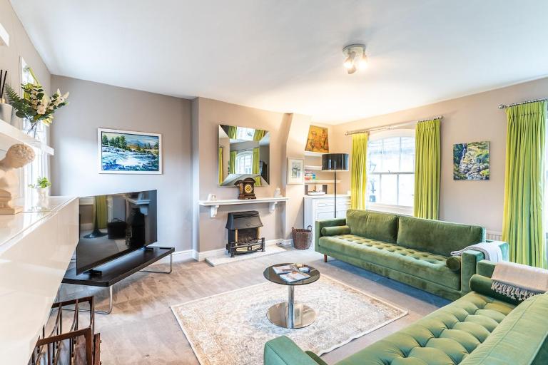 Central Stamford Apartment - Very Spacious - B&B Stamford