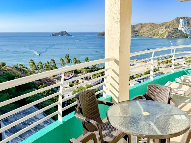 Apartamentos con vista al mar Brisa Marina Rodadero - by Bedviajes - B&B Santa Marta