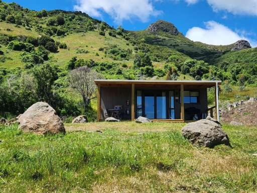 Glenwood Akaroa Bush Retreat - Totara Hut - B&B Akaroa