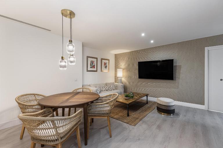 Apartamento Boutique Retiro II - Alojamiento corta estancia - B&B Madrid