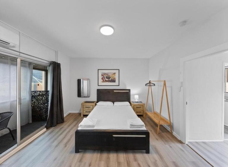 Perth CBD Retreat - Bed and Breakfast Perth