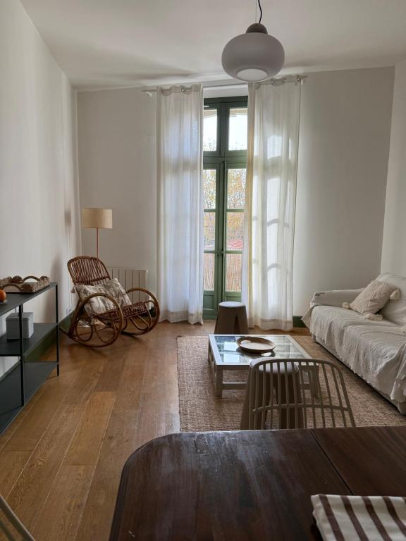 appartement lumineux cosy 4 couchages coeur de narbonne - B&B Narbona