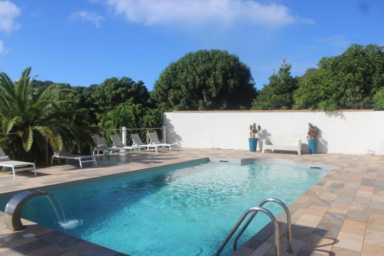 Villa Caryota, Panorama Montagnes & Piscine 9m - Bed and Breakfast Le Marin