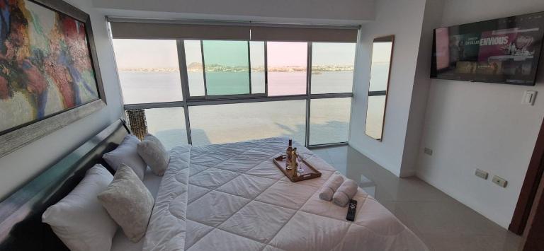 Ecusuites Skyline Jacuzzi Premium Riverfront 12 - Chambres d'hôtes Guayaquil