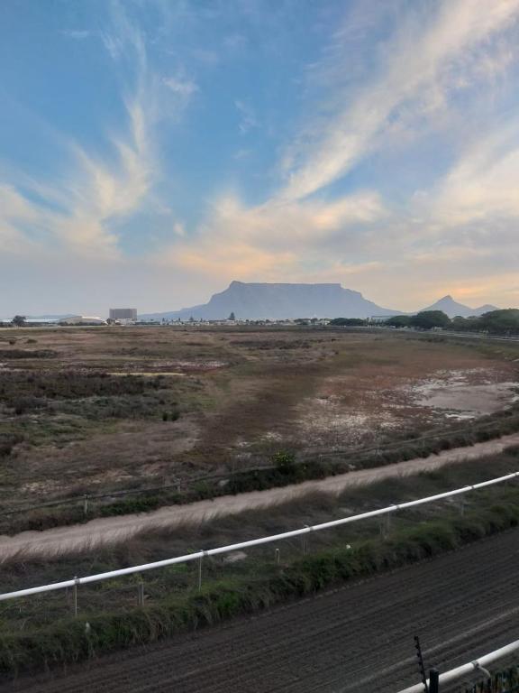 Apartment in Milnerton, Royal Ascot, Cape Town - Bed and Breakfast Kaapstad