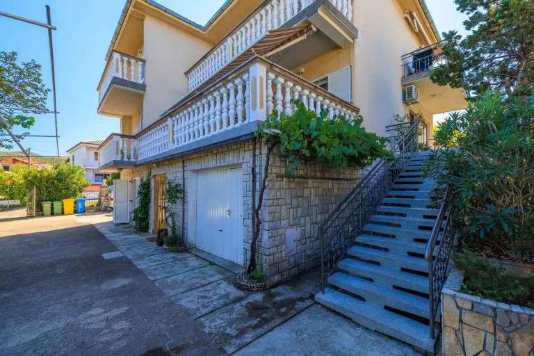 Apartment in Jadranovo 14267 - B&B Jadranovo