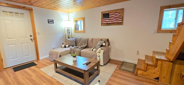 Northwoods Riverside Cabin - Direct Trail Access - B&B Stewartstown