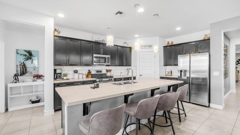 Glendale 4br, near by State Farm, LA Dodgers, Glendale Arena & Luke Air Force Base - B&B Glendale