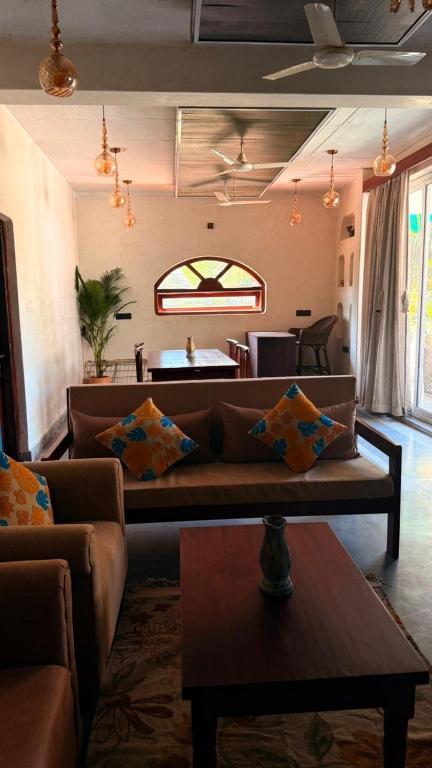 Chique Shanti Villa - B&B Mandrem