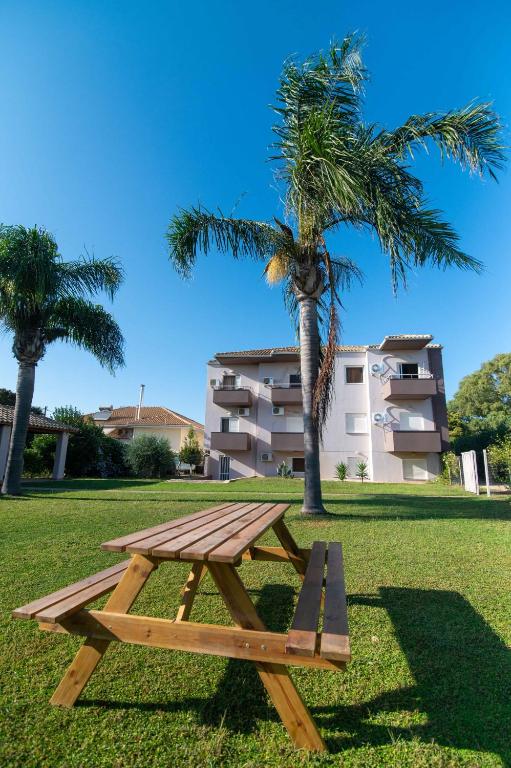 Voula Apartments - Chambres d'hôtes Mýtikas