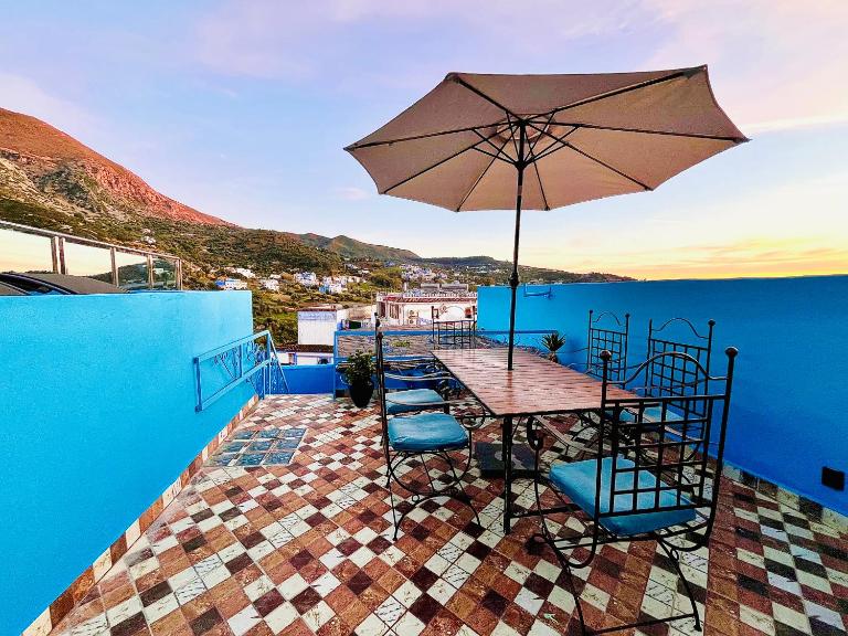 Authentic Dual Terrace house - B&B Xauen