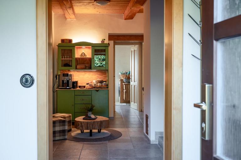 Chalupa pod Hradiskem S99 - Stylová a přívětivá, wellness v Podkrkonoší - B&B Studenec