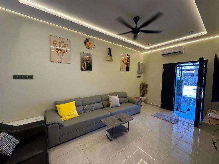 New PRMO !!! Ipoh Staycation Homefeel 50"LCD 13pax free WIFI TK9 - Chambres d'hôtes Ipoh