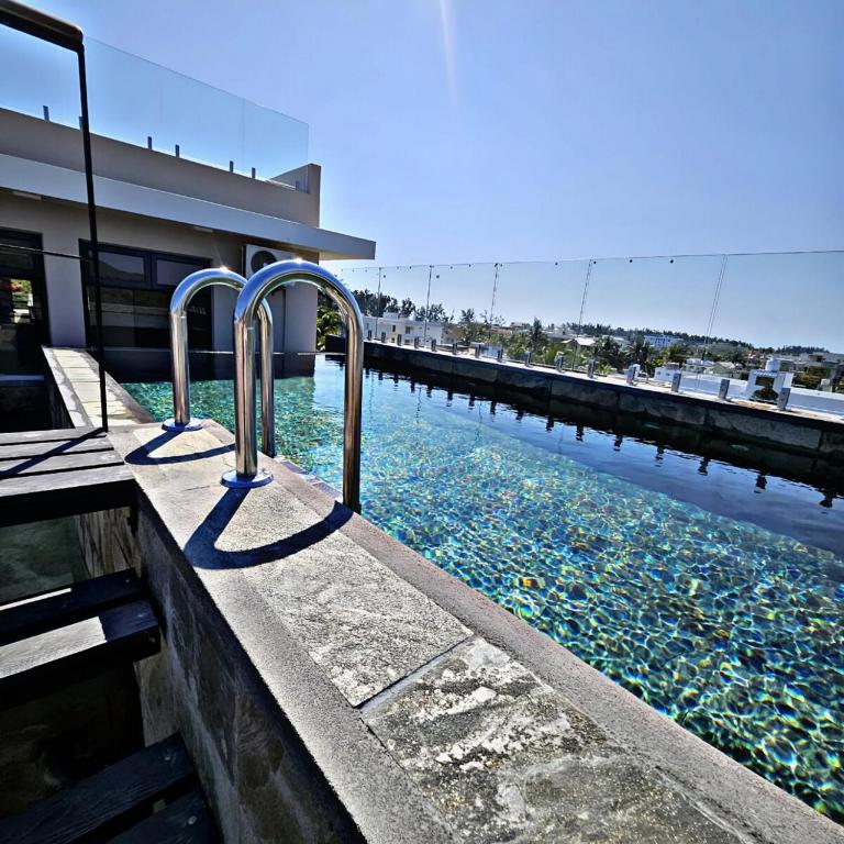 Penthouse paradise getaway 300m to the beach - Bed and Breakfast Flic en Flac