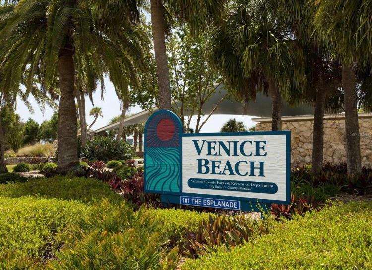 Venice FL Paradise Lake Apartment - B&B Venice