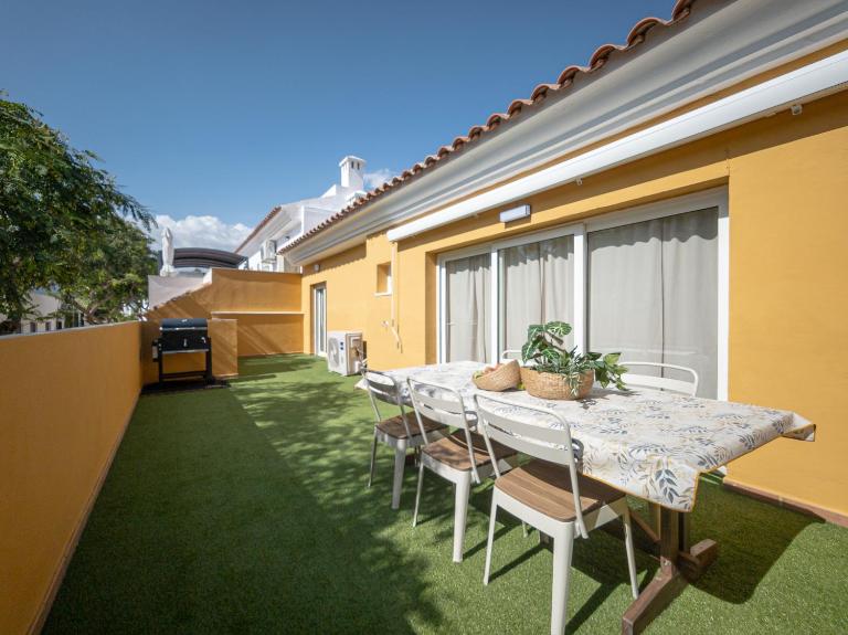 Casa Calma - Terrace, BBQ and sunshine for families - Bed and Breakfast Estepona