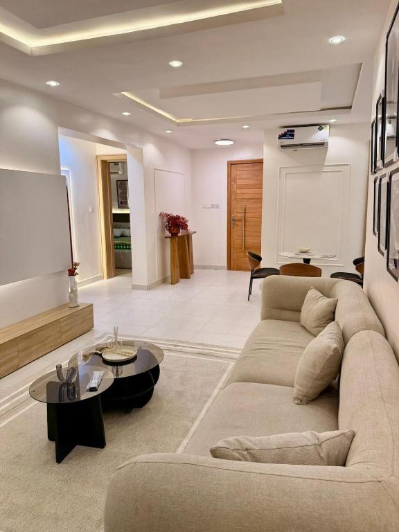 Hugs Luxury Apartments GRA MARYLAND IKEJA - B&B Ikeja
