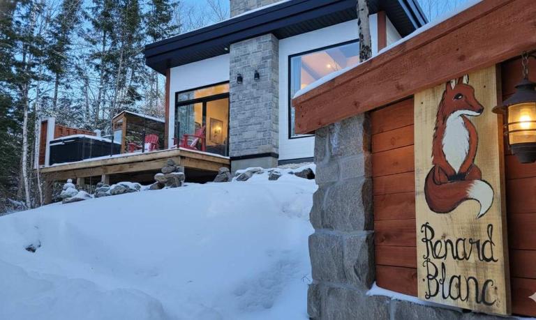 Le Renard Blanc - Spa and Incredible View - Bed and Breakfast Saint-Alexis-des-Monts
