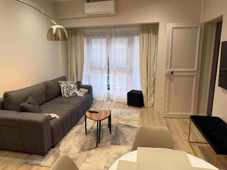 Charmant appartement avec chambre cosy et canapé convertible - Bed and Breakfast Parijs