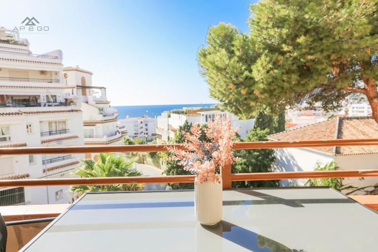 Horizon Sea Views and Garage - B&B La Herradura