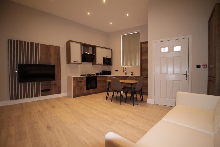 Terrific 2 Bed Duplex flat With Free Parking in Acton - B&B Londres