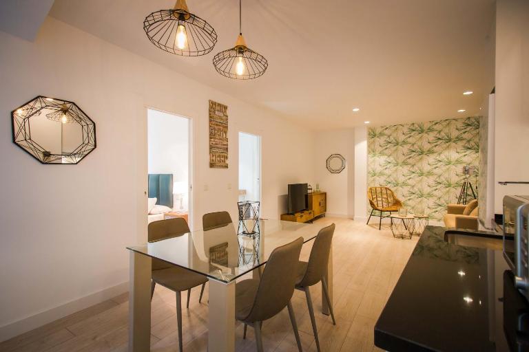 Holidays2Malaga Central Alameda View - B&B Málaga