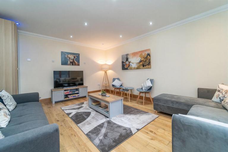 Family Friendly 3BR Townhouse with 6 Beds and Parking - Ferienwohnung Edinburgh