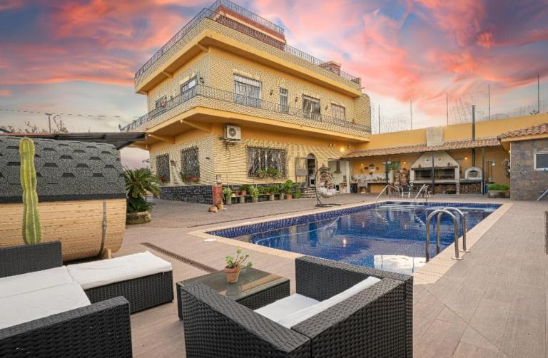 Villa Naranjos - Sauna - Jacuzzi - Gym - BBQ - B&B Picassent