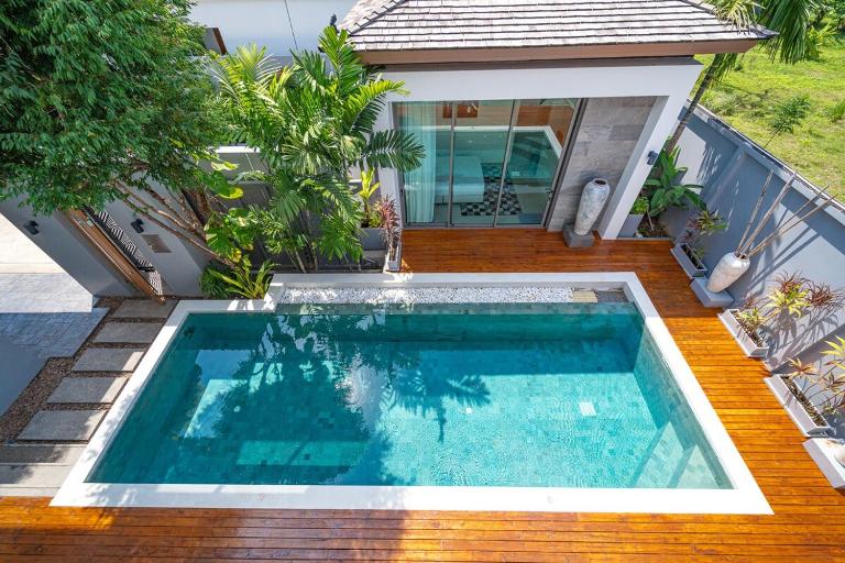 Teak 5 BR Pool Villa Bang Tao Airport Shuttle - Bed and Breakfast Bang Tao Beach