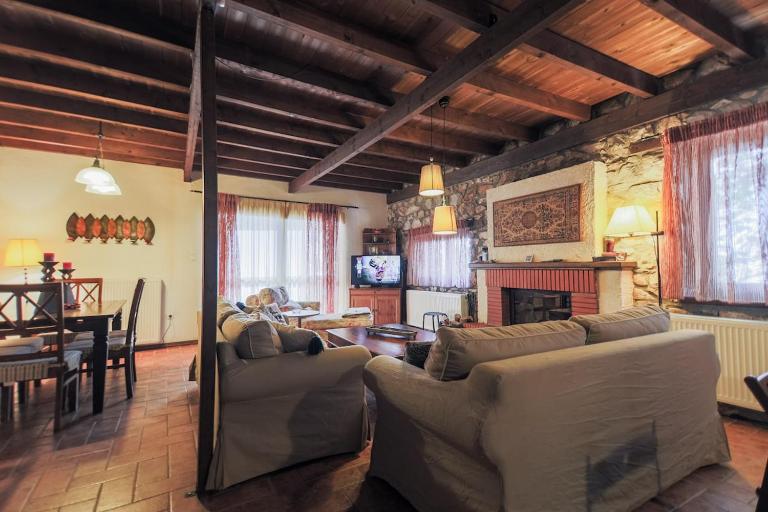 Mountain Stonehouse - By Alseides - B&B Elatochori