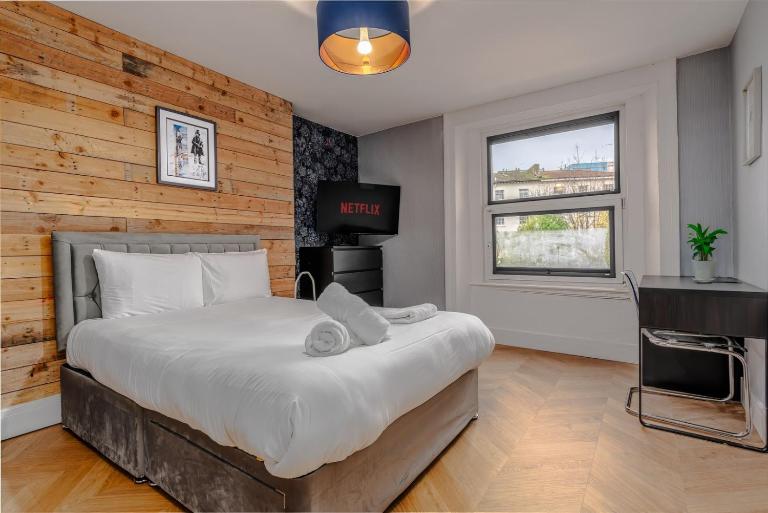 City View Flat, Quiet Bedroom, Work Ready Desk - Ferienwohnung Bristol