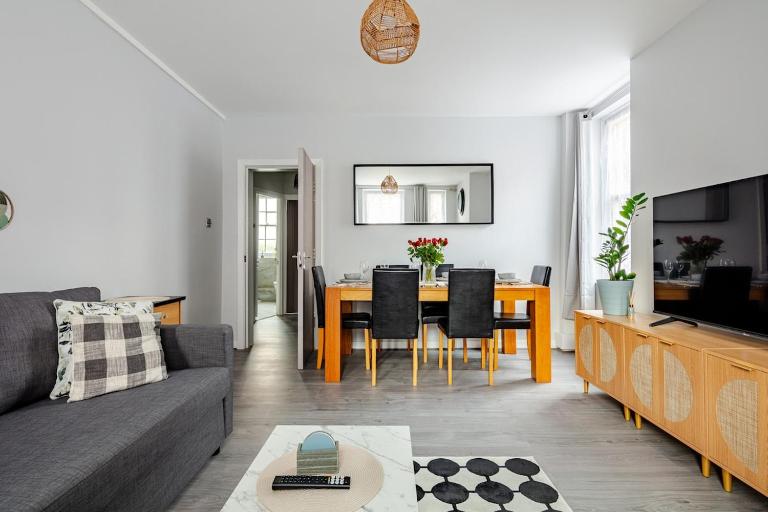 Stunning 3 Bedroom Flat close to Edgware Rd - B&B London