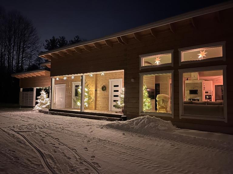 Villa Aurora River - Private location & Sauna - B&B Rovaniemi