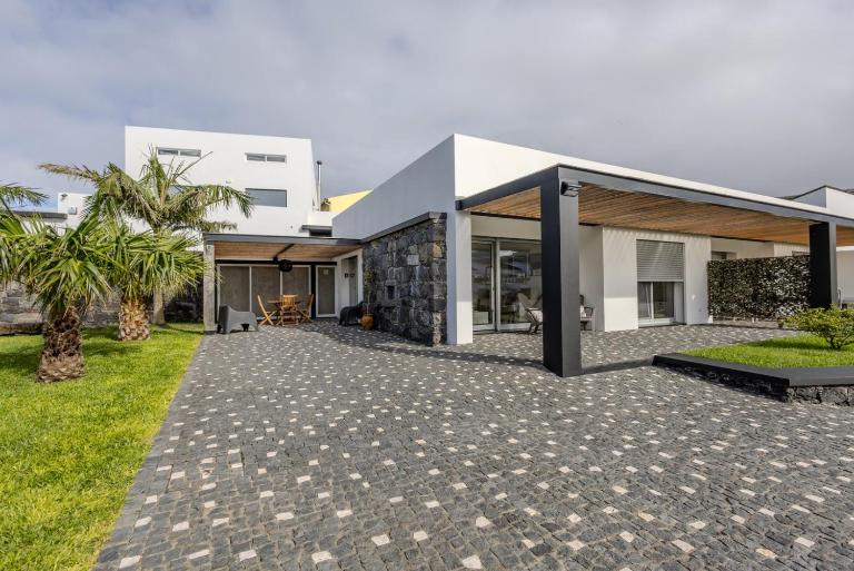 GuestReady - Charming Retreat with Garden - B&B Ribeira Grande