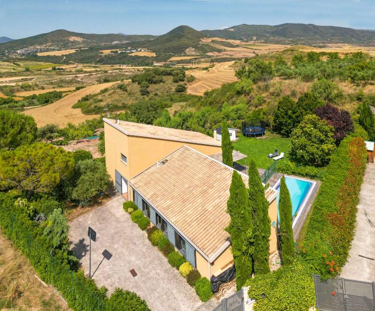 Espectacular casa de diseño con piscina en Navarra - Chambres d'hôtes Legaria