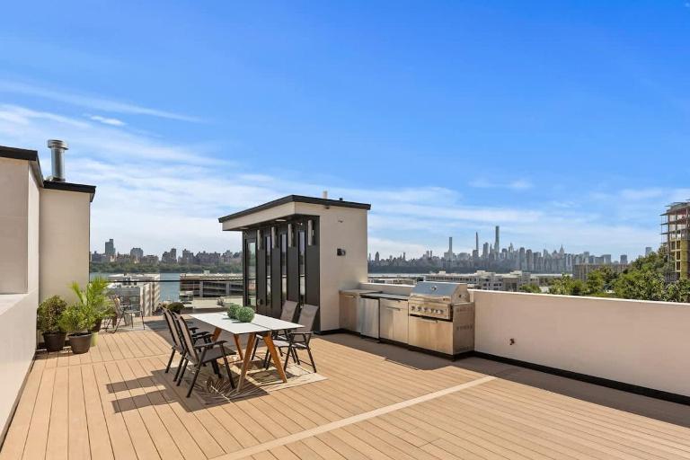 Modern Luxury 8BR Combined Townhome with NYC Views - B&B North Bergen