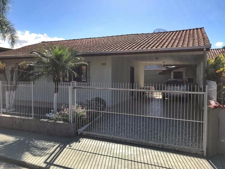 Casa com 3 quartos a 300m da praia em Penha-SC - B&B Penha
