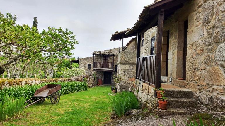 Casa Grande - Casas de Campo na Serra da Estrela - B&B Paços da Serra