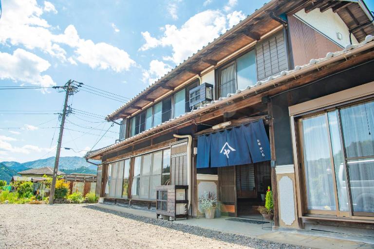 民宿やいち - Bed and Breakfast Gujo