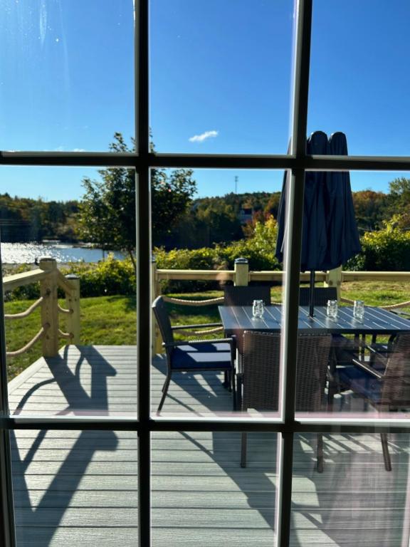 Harbor Bend House - River View in the Center of Town - Chambres d'hôtes Machias