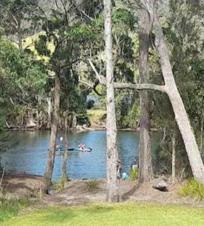 Peace by the River - spacious family retreat - B&B Conjola