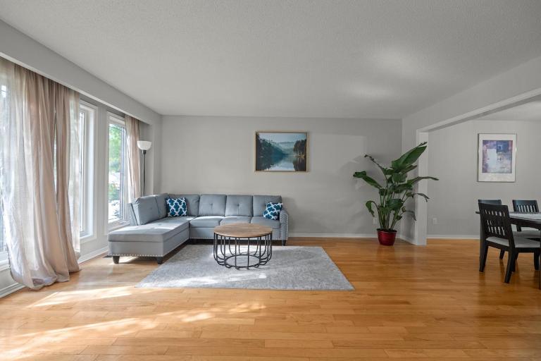 16 Guests Huge Spacious Home Near Ski Resorts - B&B Barrie