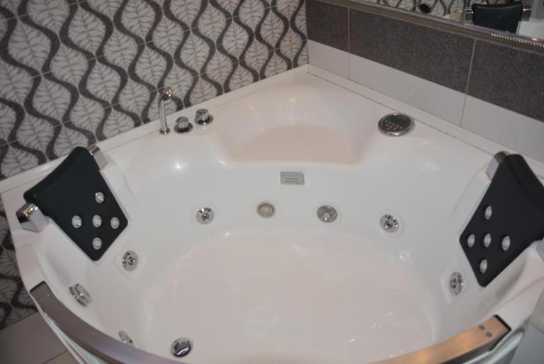 24home - Ferienwohnung Dnipro