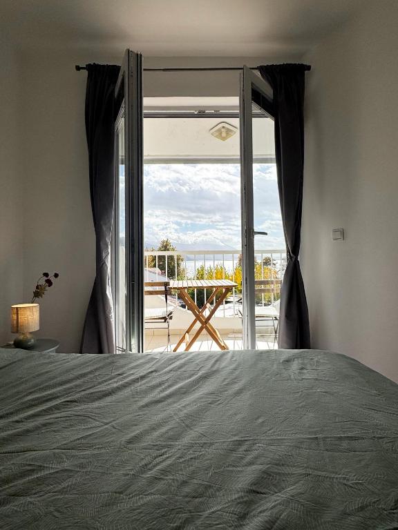 Lake view retreat - 1 min to beach- Free parking - B&B Ohrid