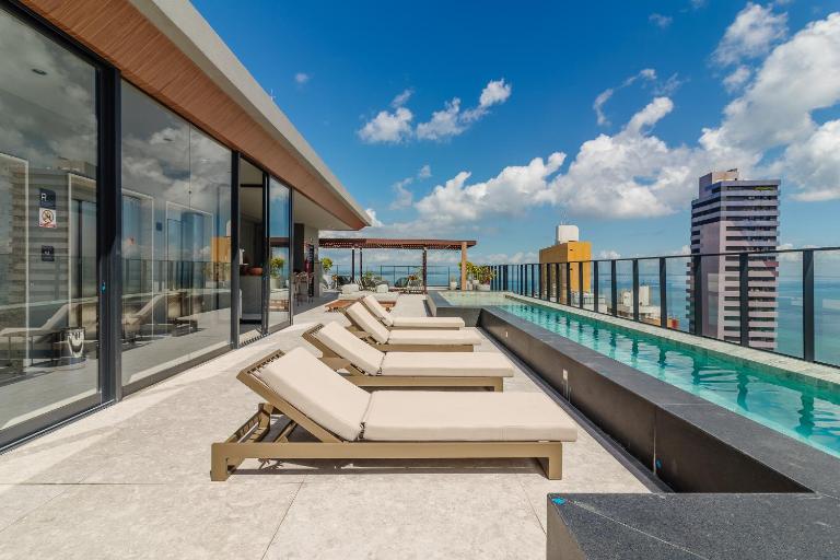 Apto de Luxo com Vista Mar Segurança Piscina Academia Garagem no Corredor da Vitória 1301 - B&B Salvador